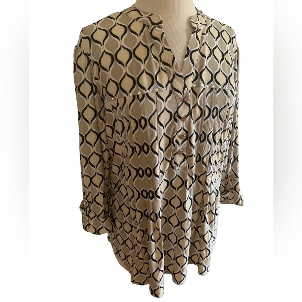 COCOMO 1X Beige Black White Plus Size 3/4 sleeve women's Pintuck Blouse